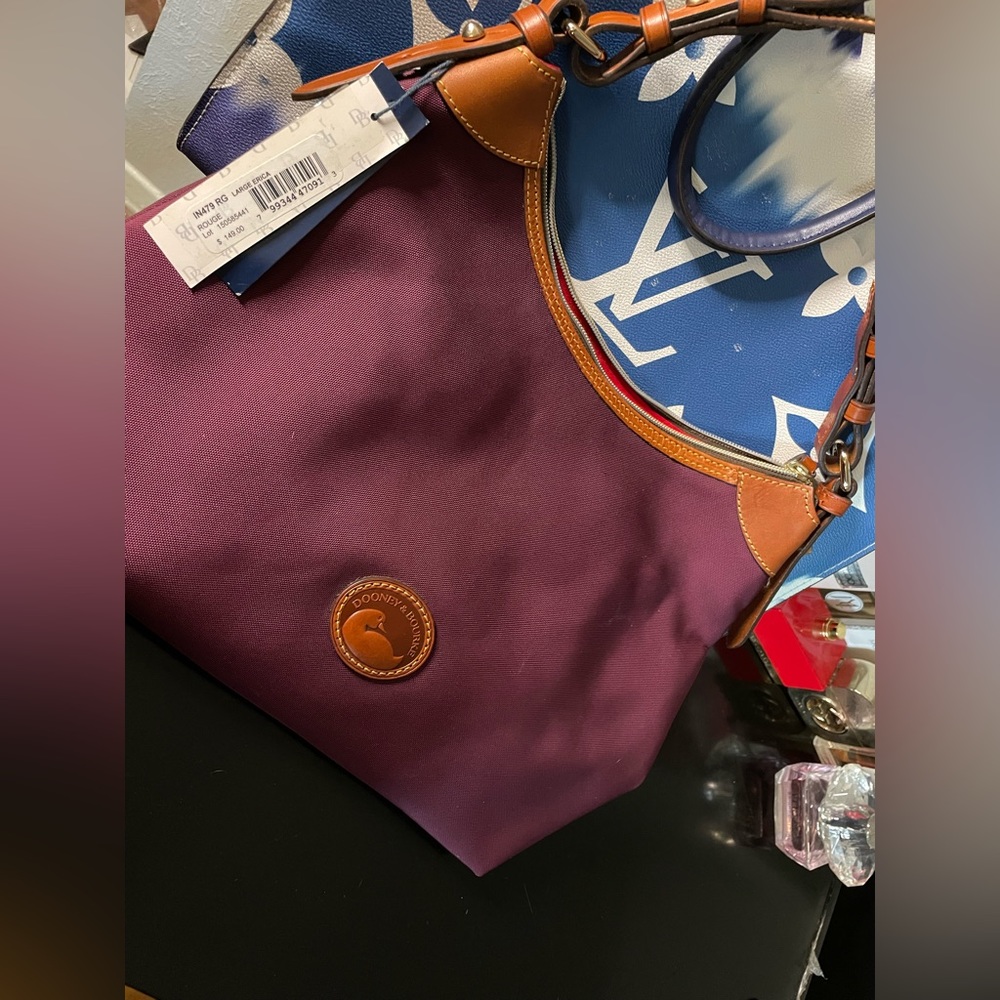 Brand NEW w/ Tag ! Authentic Dooney&Bourke $125 + Discounted Shipping